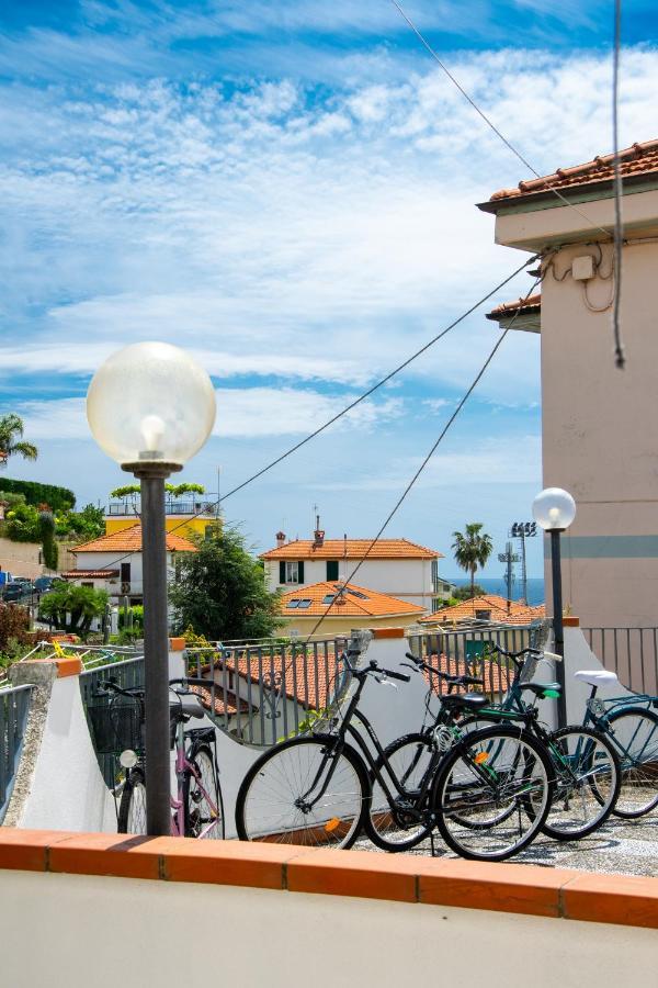 Bed and Breakfast Profumo Di Mare Free Private Parking Included à San Remo Extérieur photo